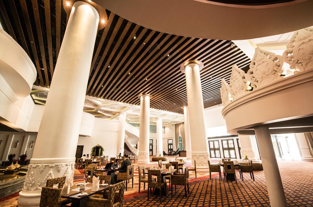 Rose Garden Hotel Янгон Экстерьер фото