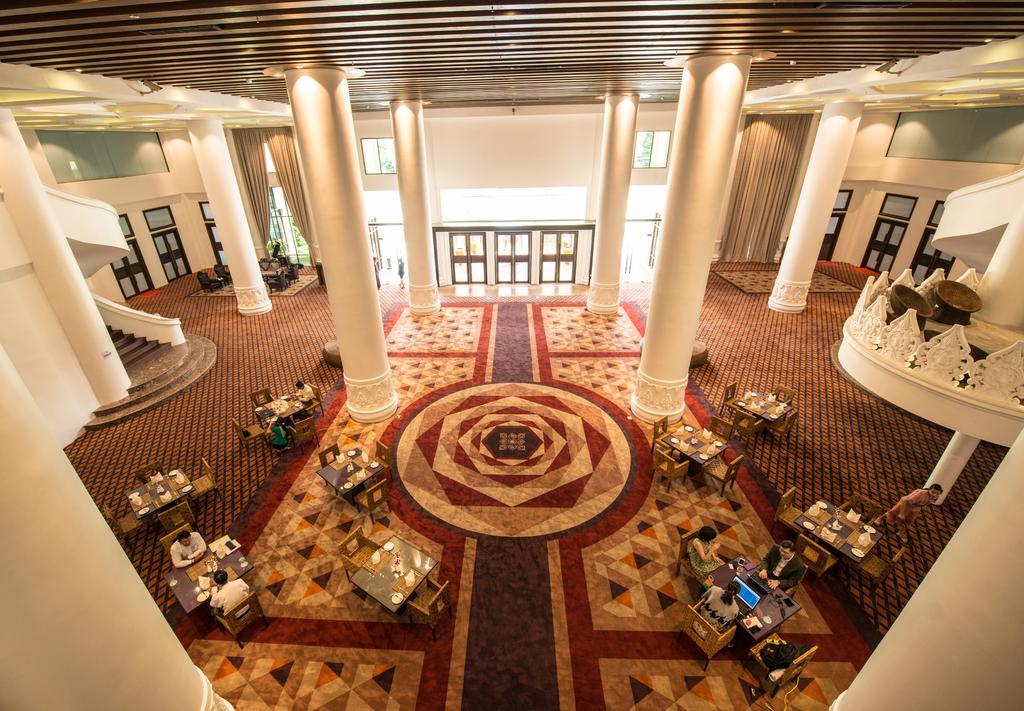 Rose Garden Hotel Янгон Экстерьер фото